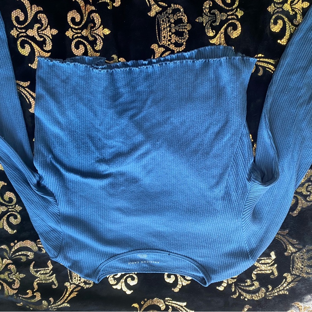 Long sleeve crop top